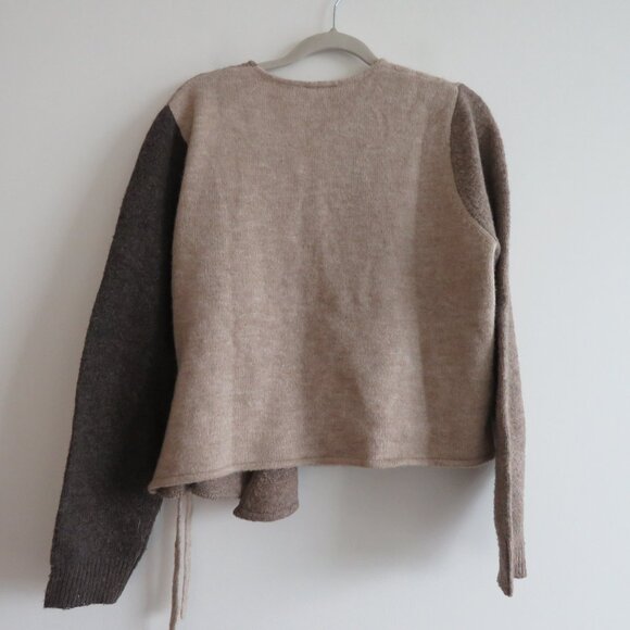 NEUFLORA Two Tone Lynnefield Wrap Sweater in Neutral Tan Quiet Luxury - Size M - Picture 12 of 15